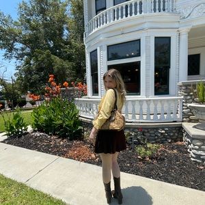 Meet your Posher, Brenda